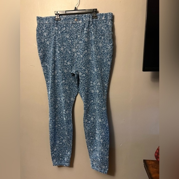 Time and Tru pants - blue with floral print full stretch pull on jeggings - Picture 2 of 7